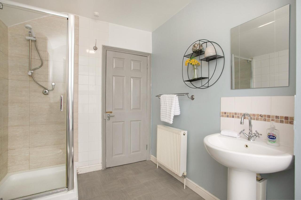 8 Guests - 5 Bedroom - Free Wi-Fi - Kettering Exterior foto