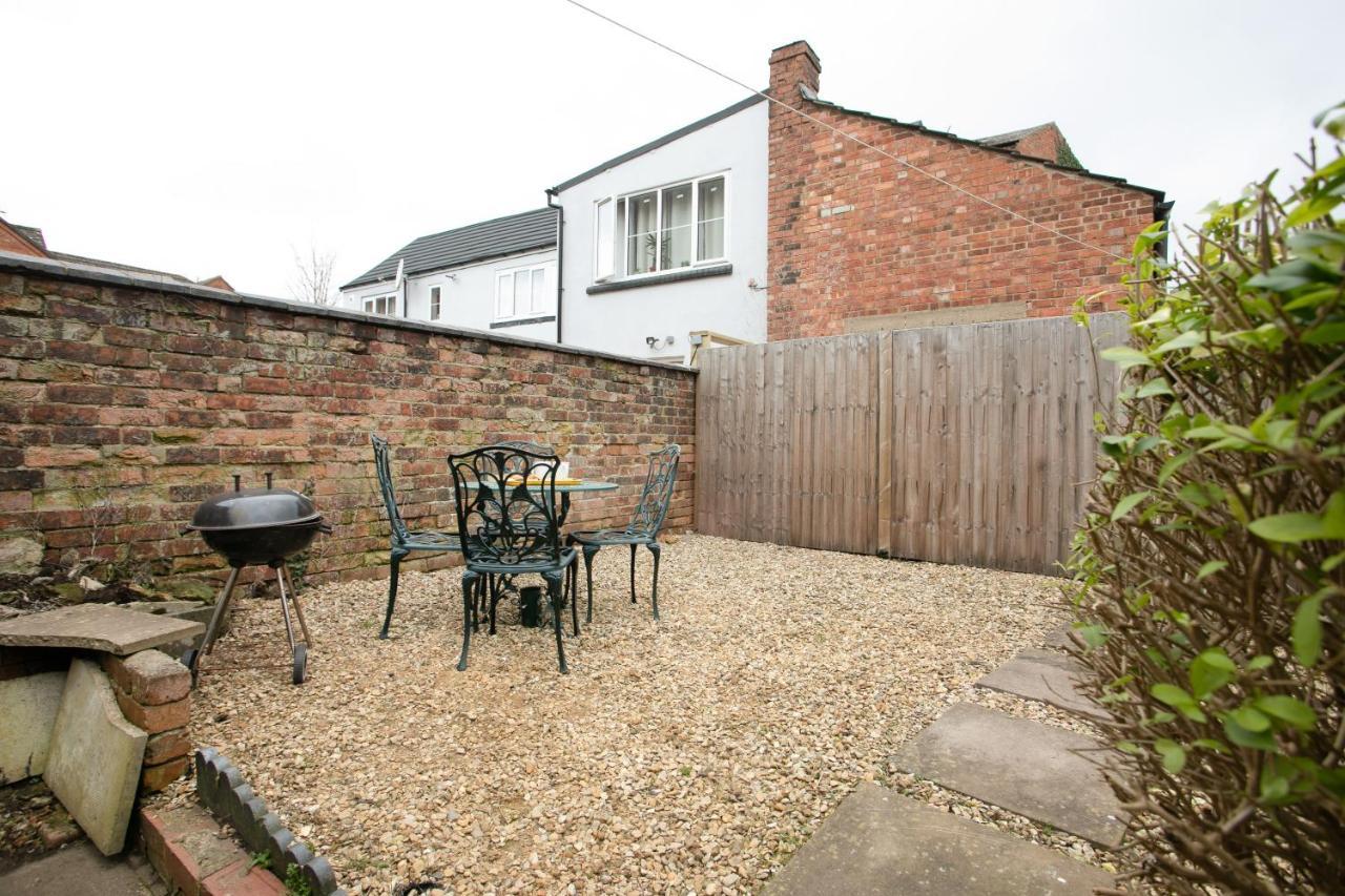8 Guests - 5 Bedroom - Free Wi-Fi - Kettering Exterior foto